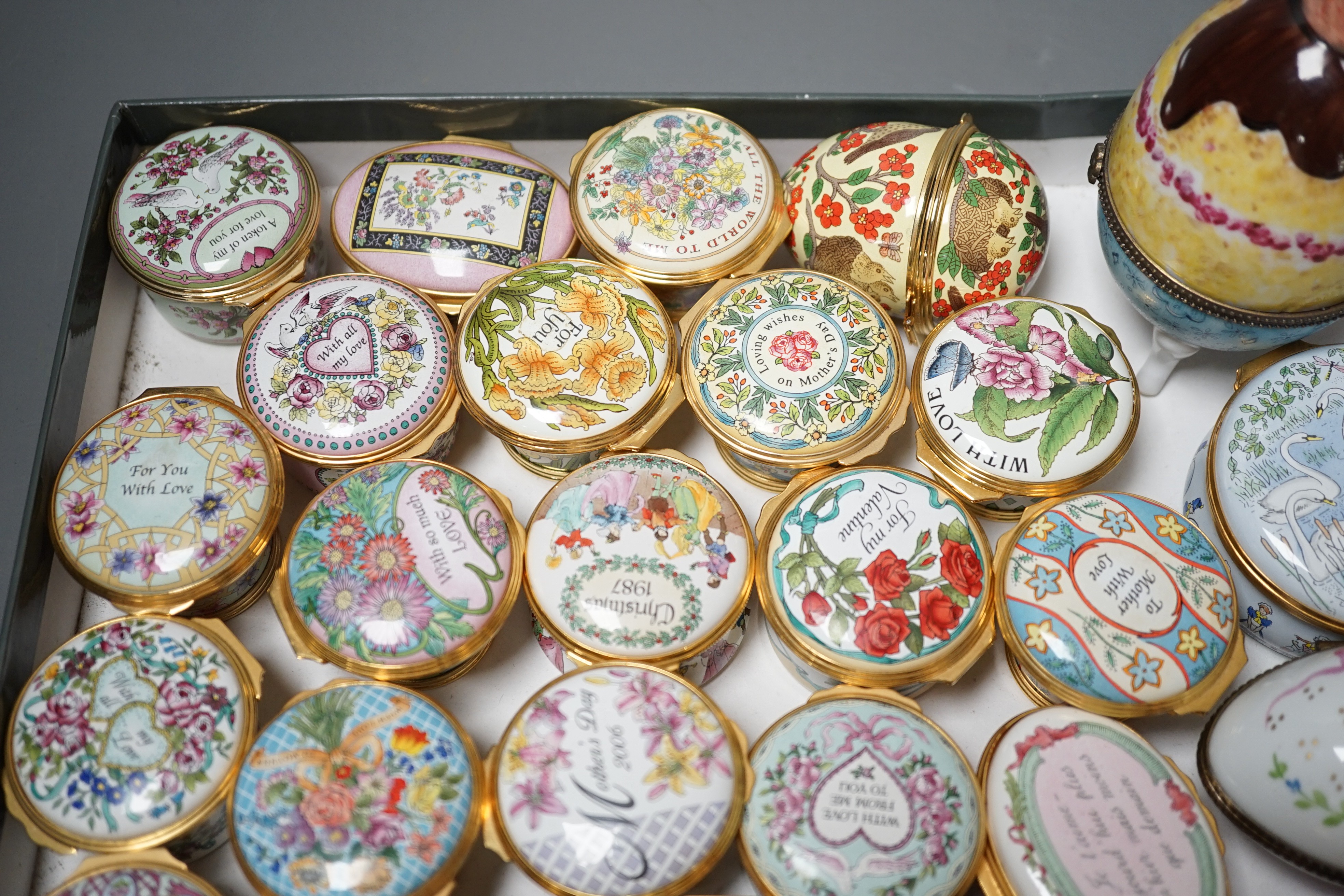 A collection of mostly Halcyon Days enamel boxes and others (33)